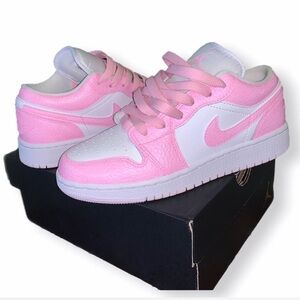 Pink AJ1 Custom 💗